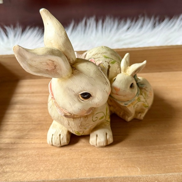 Hand Painted Figurine Baby Bunny with Mama Rabbit Wood Carved Roman Inc - Picture 8 of 10